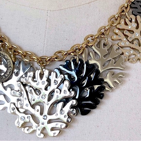 NWOT Coach Tri-Color Pave Coral Multi Disk Statement Necklace - Picture 4 of 14